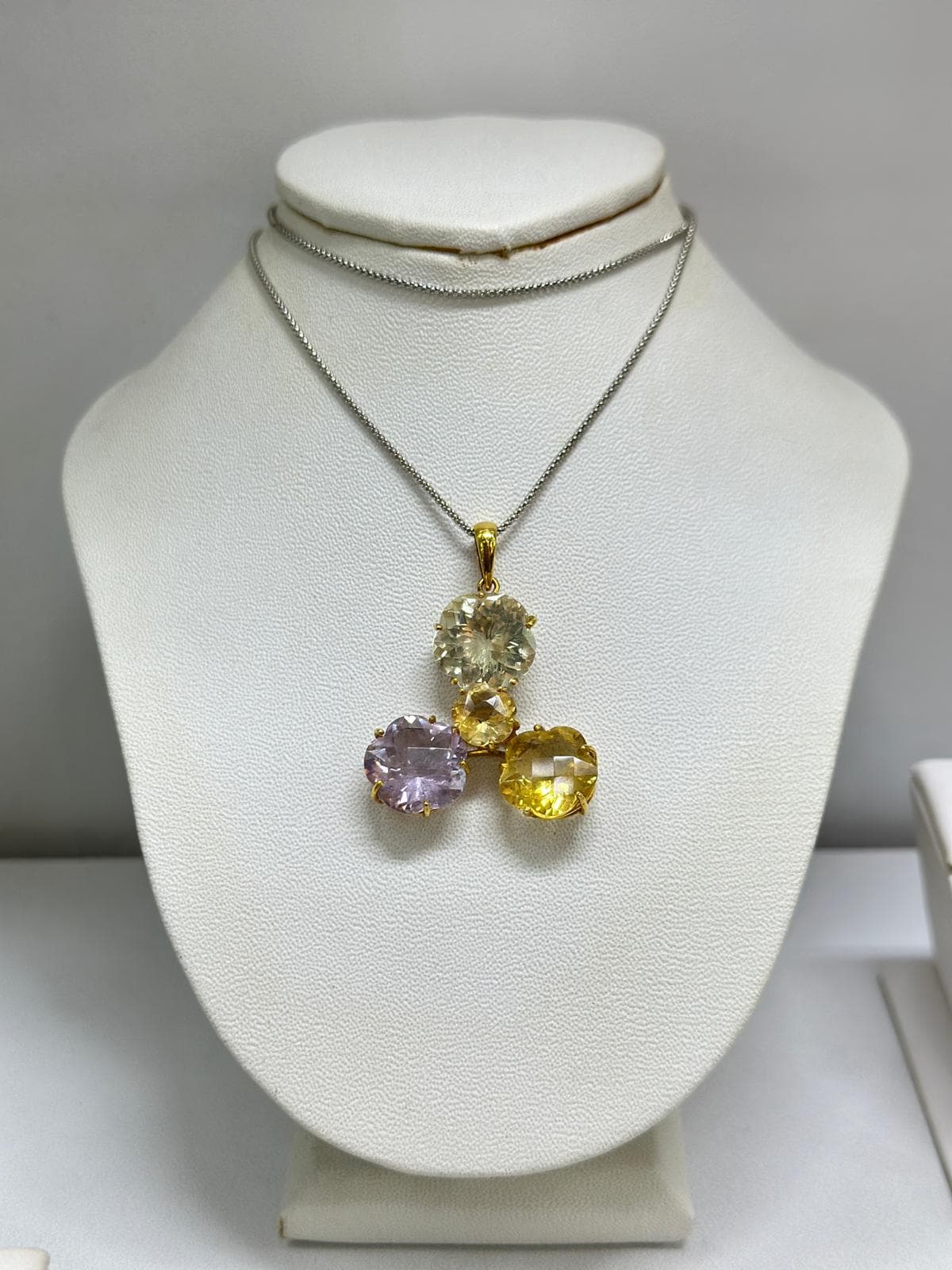 Tapro Gems jewellery piece 2